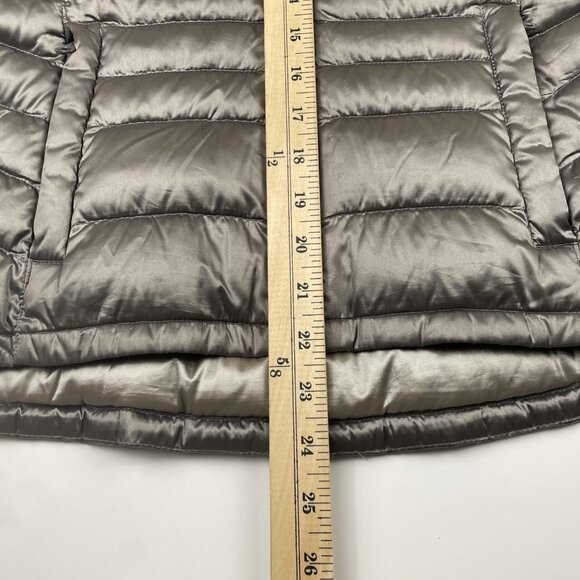 Bernardo Goose Down Puffer Vest Women's Size S Full Zip and Pockets Gray /Silver - Picture 4 of 6